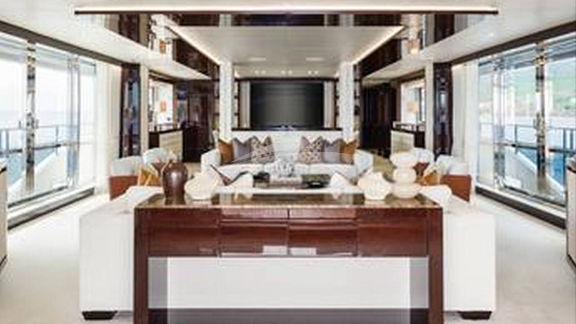 Main Saloon 3
