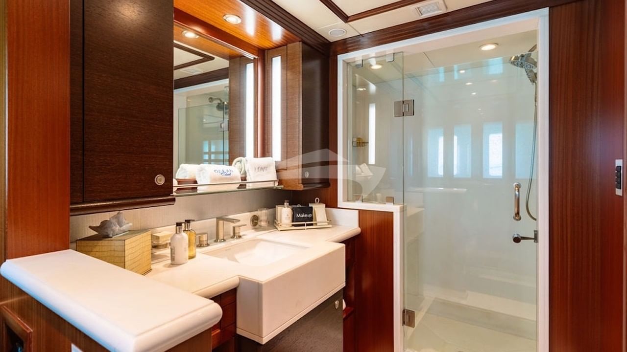 Ocean Club Guest en suite - photo credit Ocean Air Media