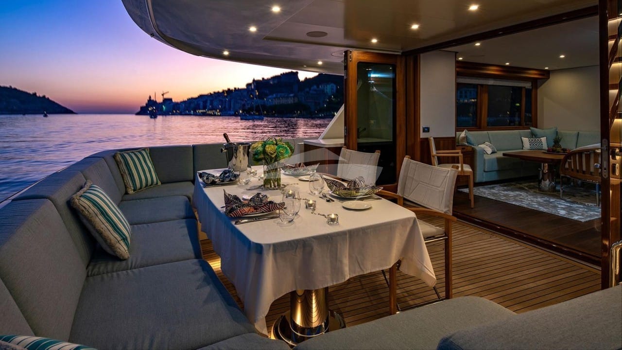 Aft Deck Dinng
