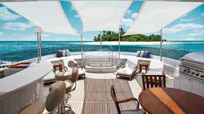 Sundeck Jacuzzi