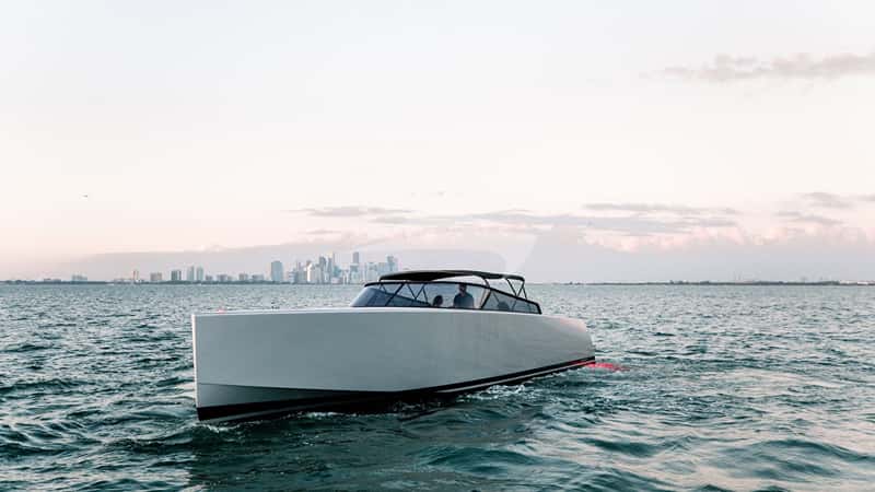 55 VANDUTCH 17m motor yacht charter, photo 3