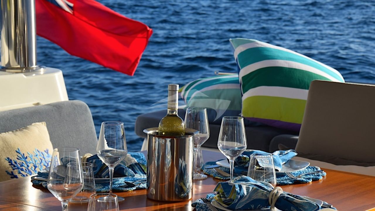 The lapping waters at luncheon