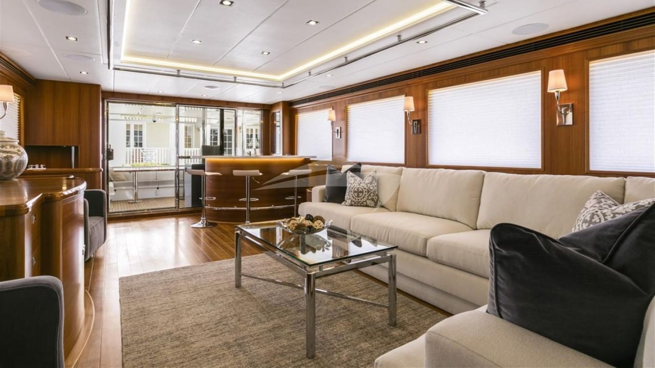 Main Saloon aft view