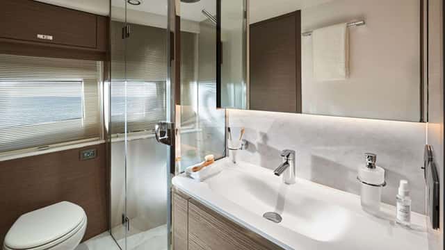 ELIZABETH yacht charter photo 4
