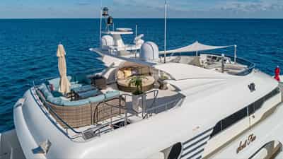 Flybridge deck