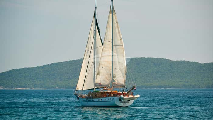 QUEEN OF ADRIATIC 27m sailing yacht charter, photo 2