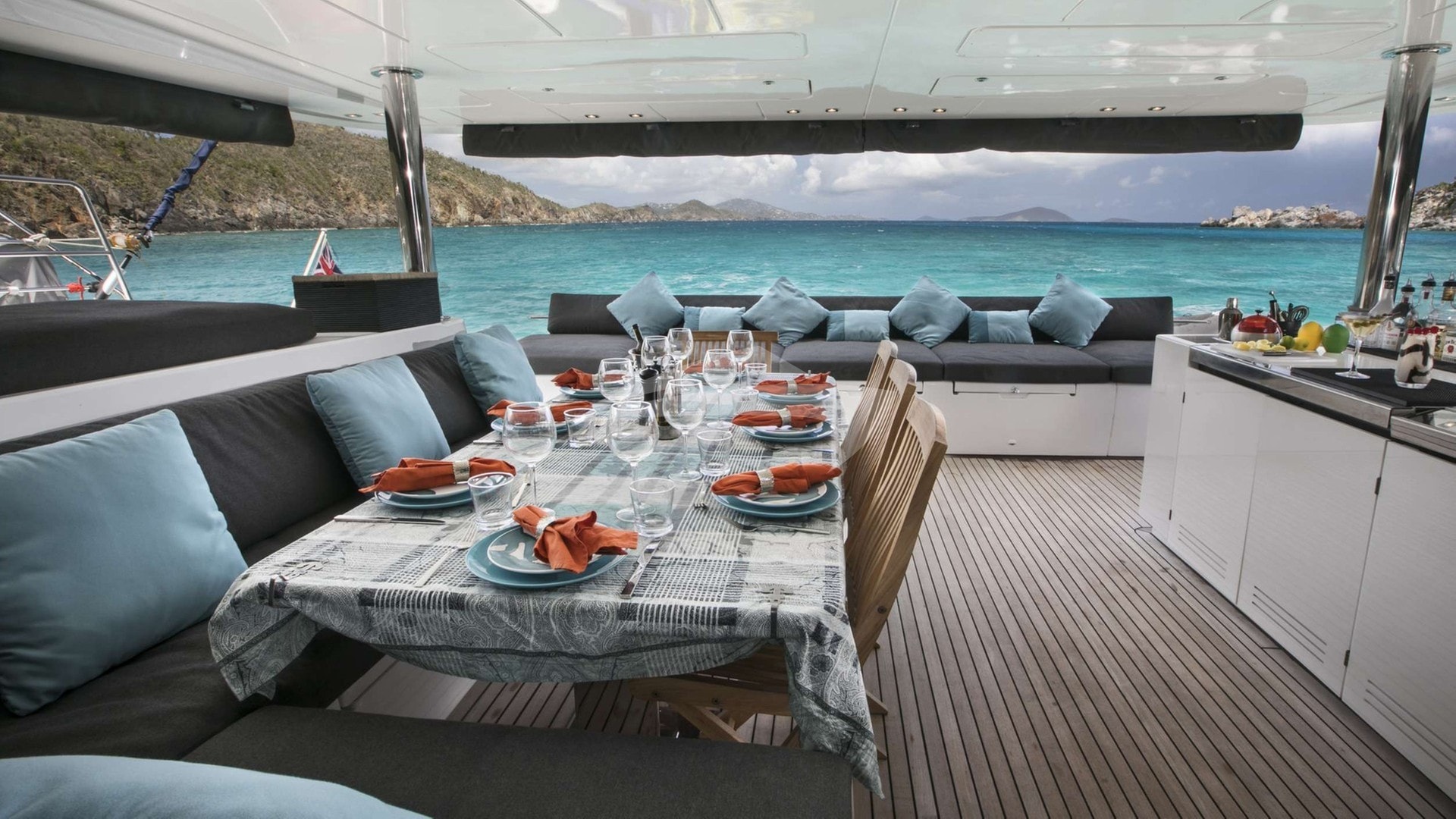 Alfresco dining