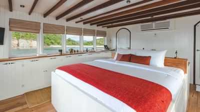MASTER ROOM 4
