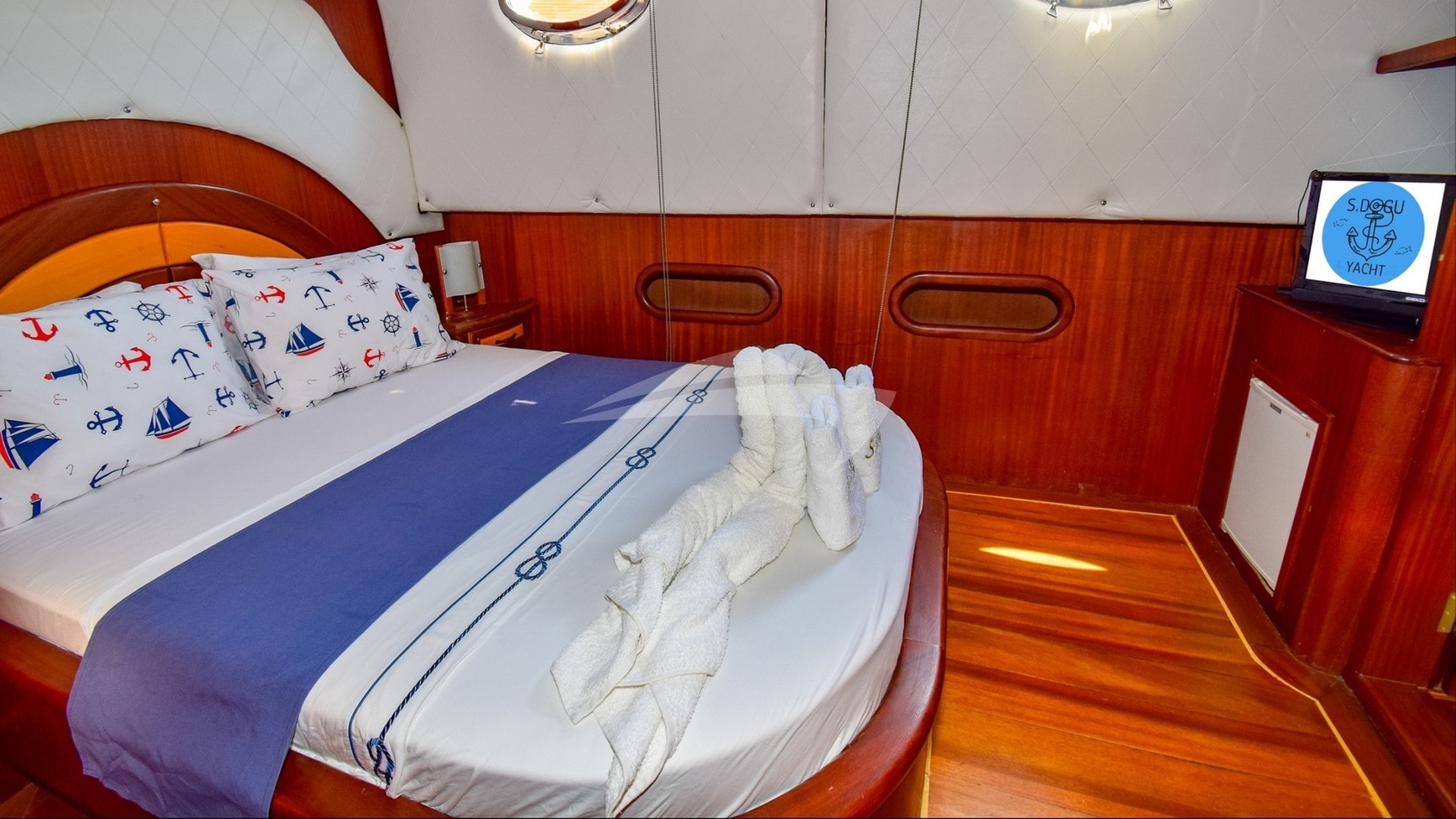 Double Cabin