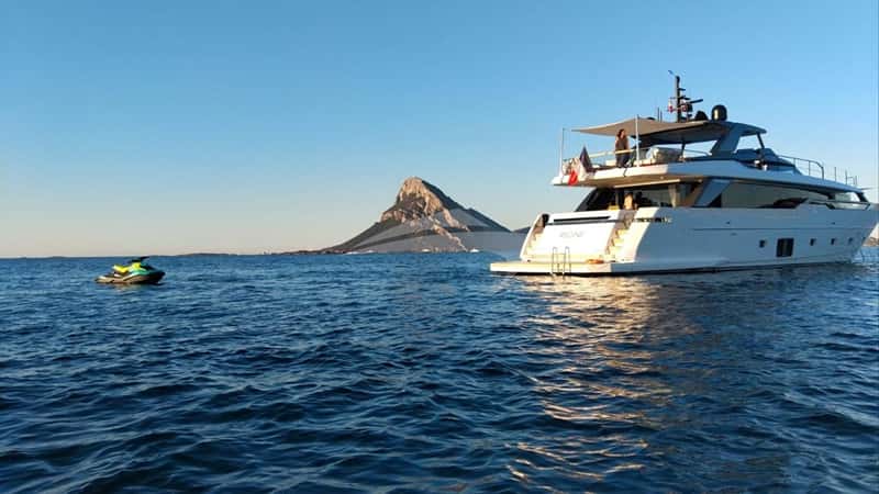 REGINE 29m motor yacht charter, photo 6