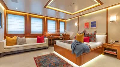 VIP suite saloon