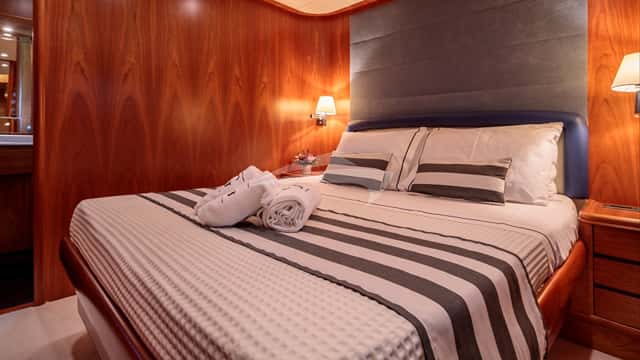 GORGEOUS yacht charter photo 5
