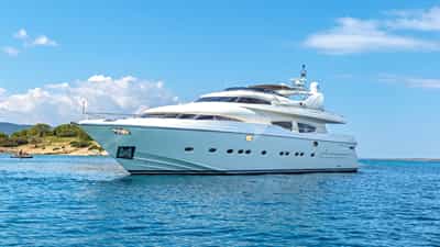Motor Yacht Divine external