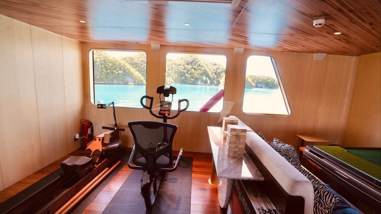 Entertainment Saloon