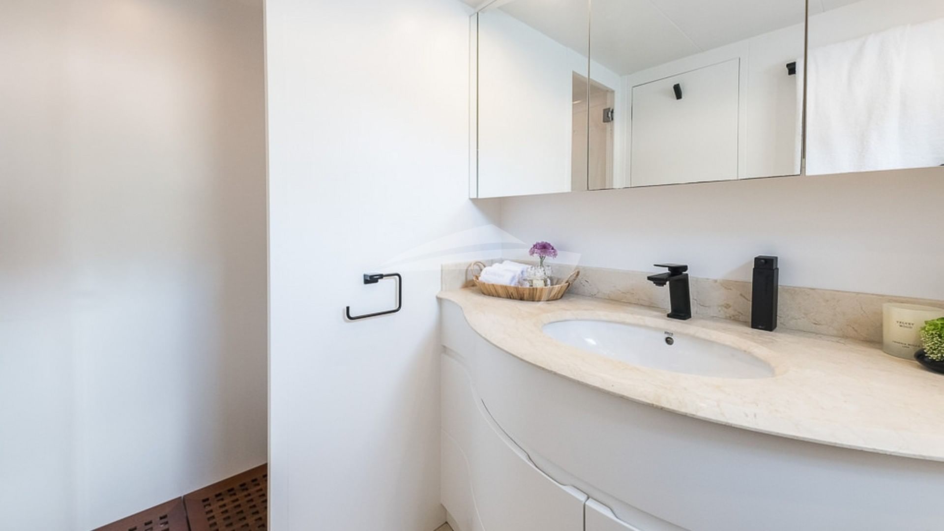 Triple Cabin Bathroom