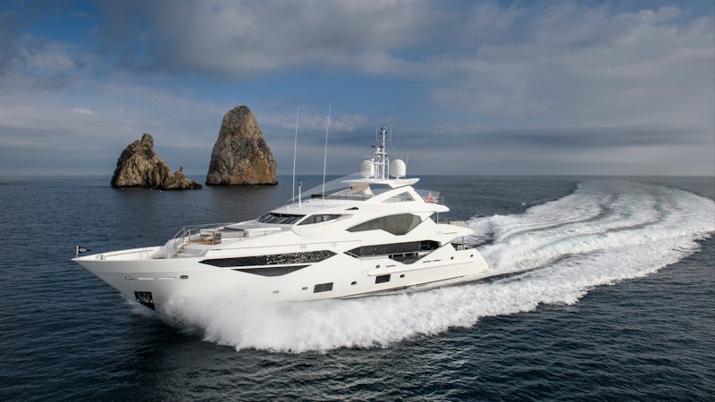 Yacht Charter BERCO VOYAGER