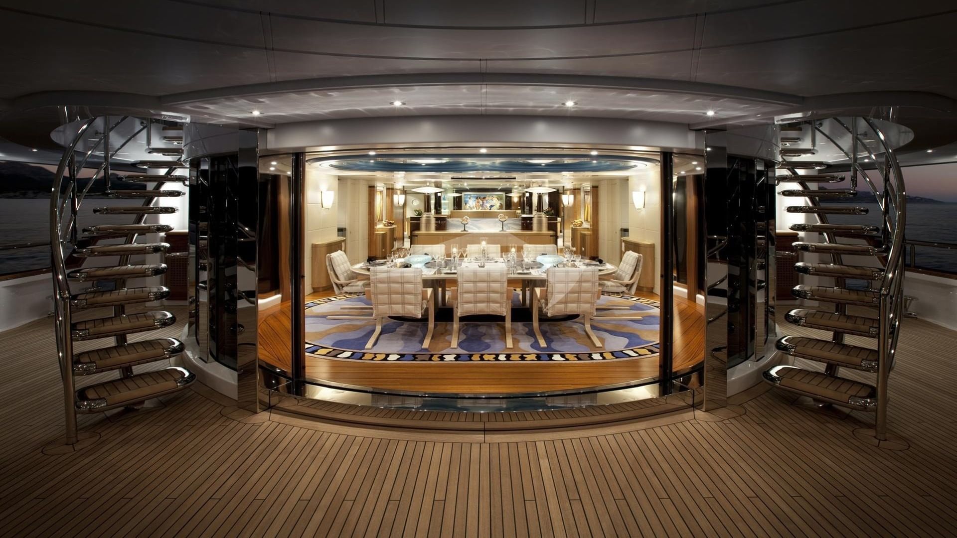Aft Deck into Salon