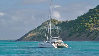 Lady Alliaura sailing