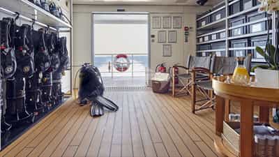 Dive store