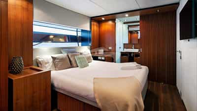 Guest cabin