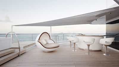 Deck area and bar