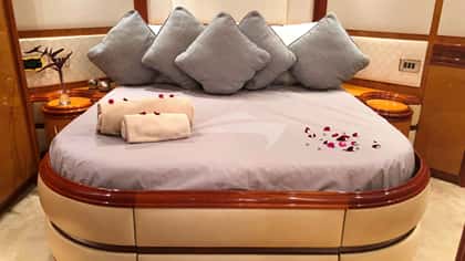 B3 27m motor yacht charter, photo 11