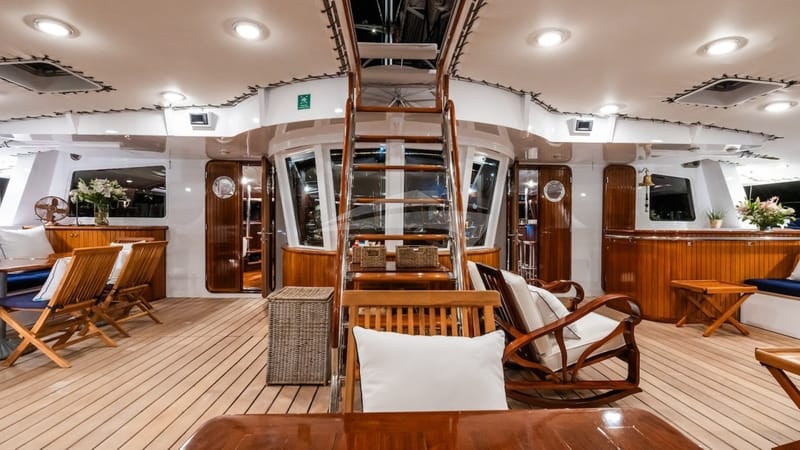 Main deck seating