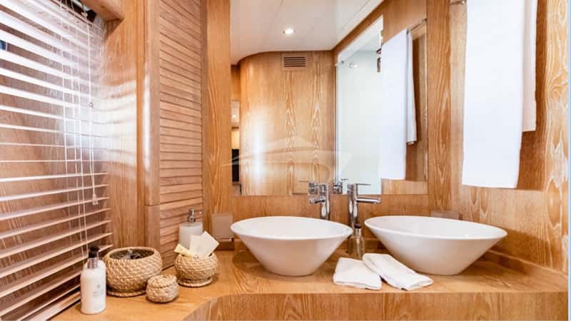 MIDNIGHT MADNESS 26m motor yacht charter, photo 10