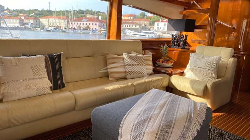 MAGIC SIX 27m motor yacht charter, photo 5