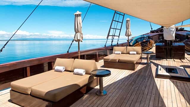 ALILA PURNAMA yacht charter photo 4