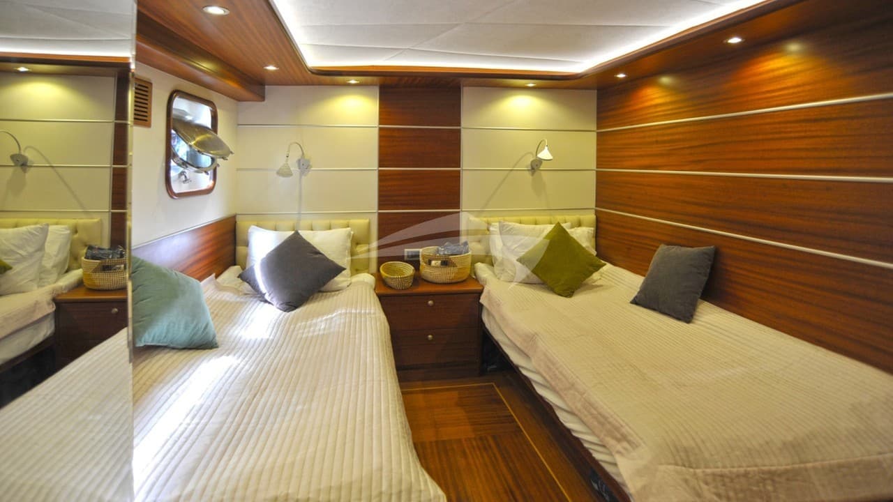 DRAGON FLY, photo from the yacht portfolio 21