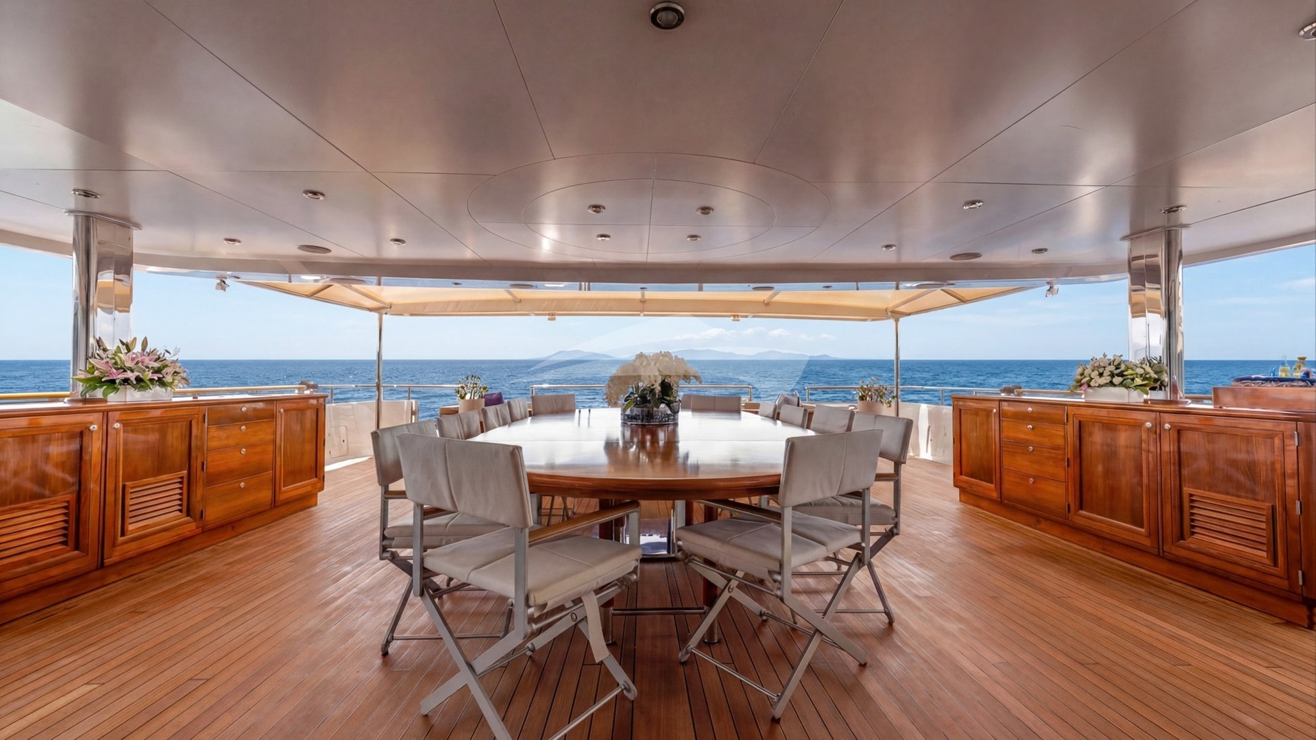 Main Deck Dining