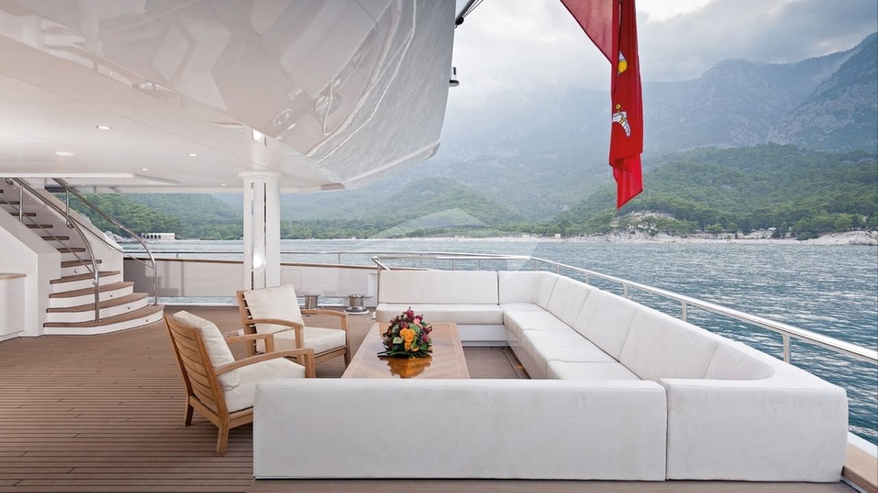 Aft Deck Salon