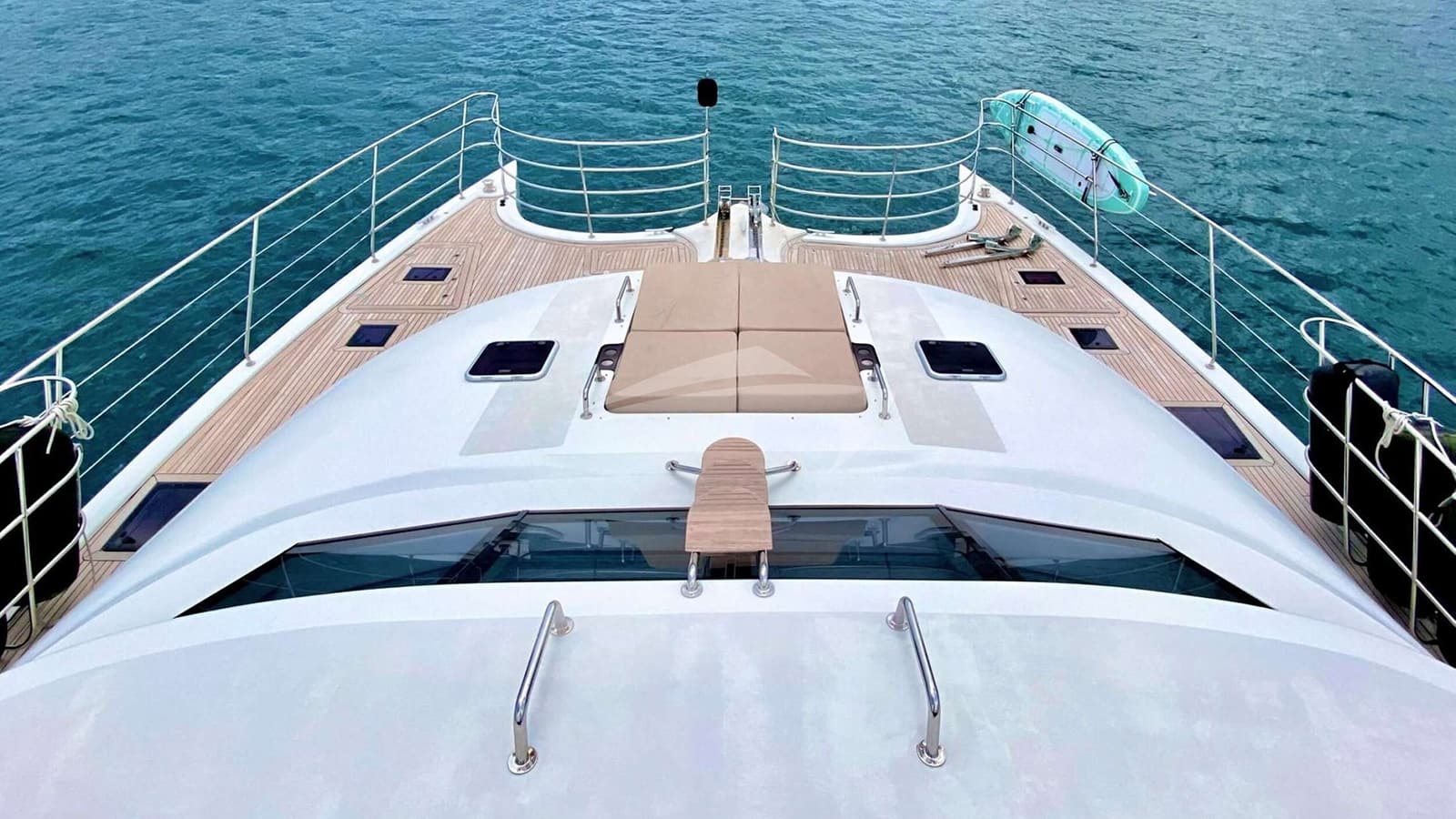 CASA BLANCA, Aufnahme aus dem Yachtportfolio 15
