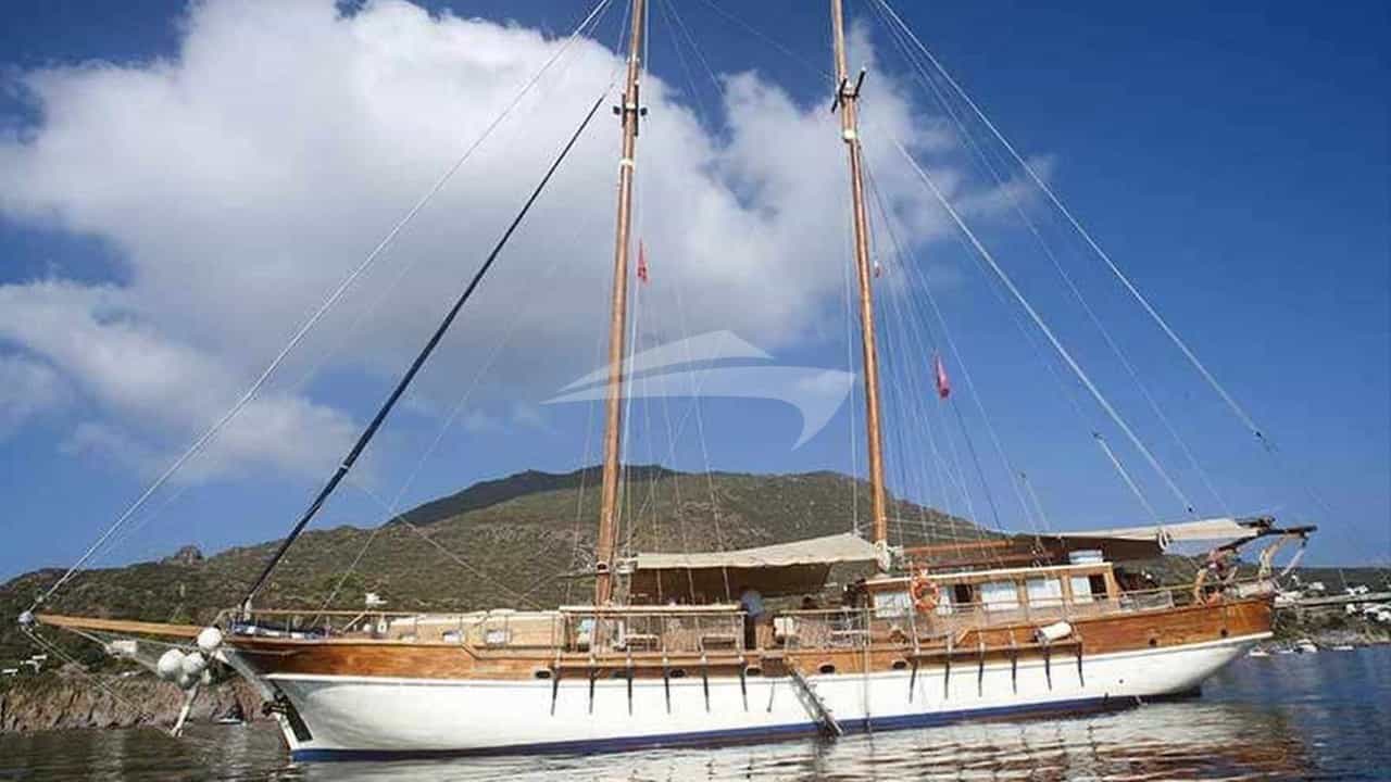 MY BUBU yacht charter