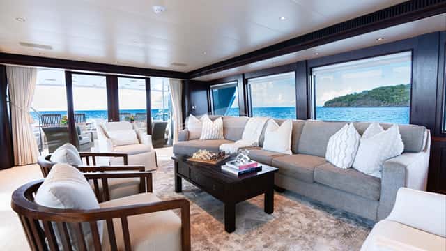 EALU yacht charter photo 4