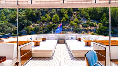 Upper Deck Sun Area