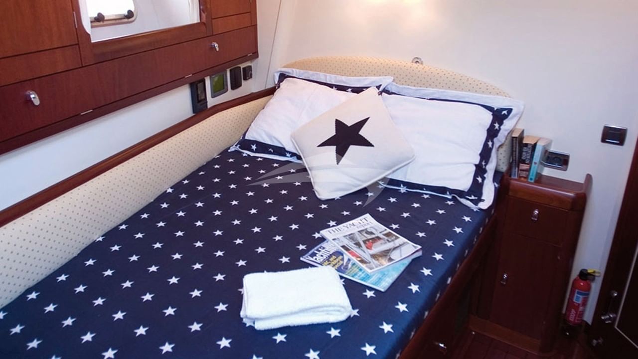 Forward Double Cabin