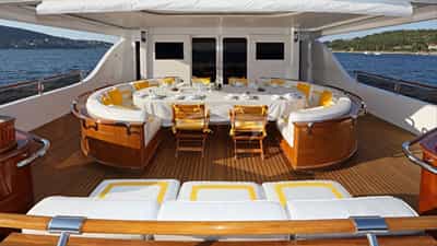 Aft deck seating