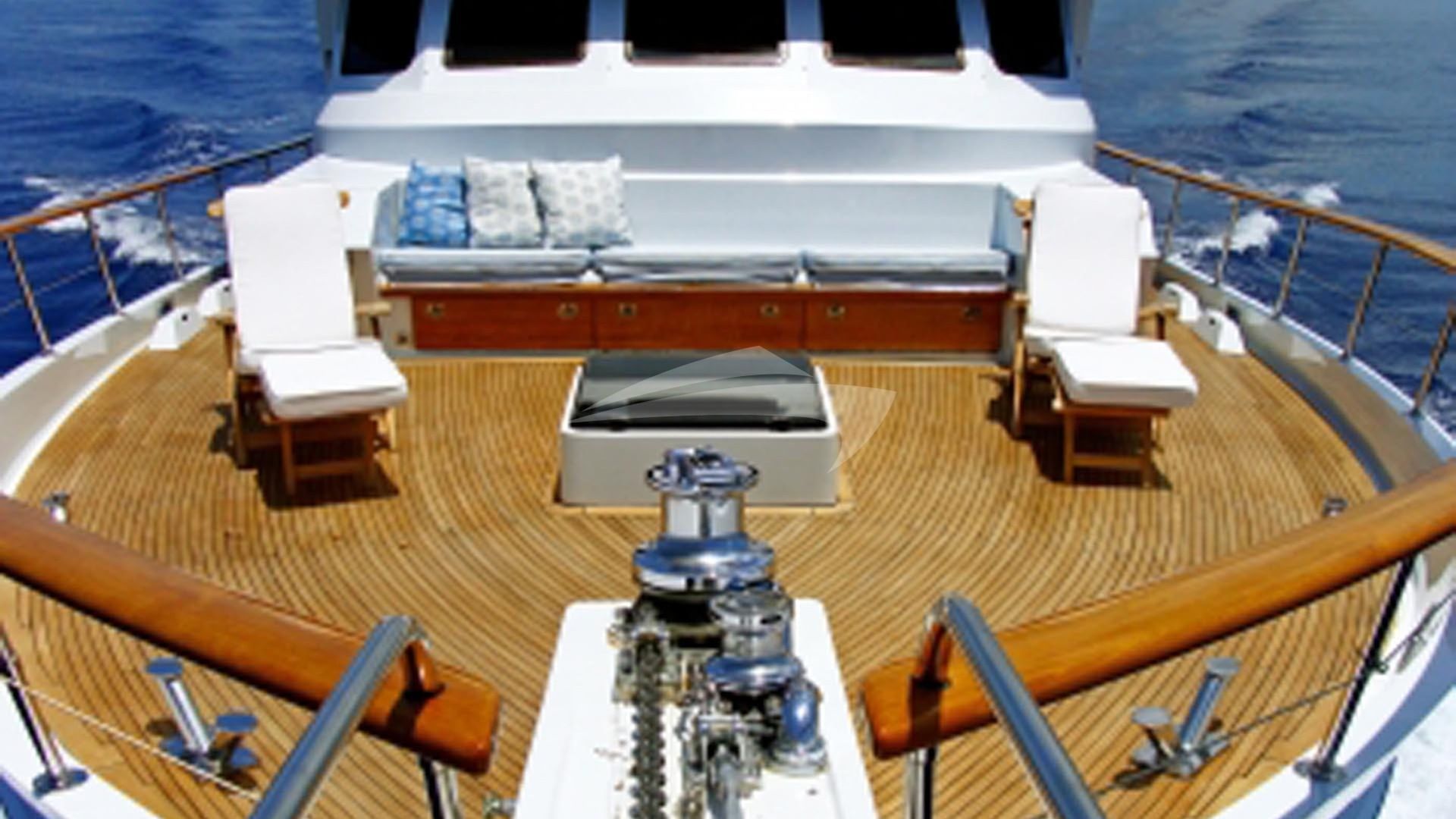 Spacious Fore Deck