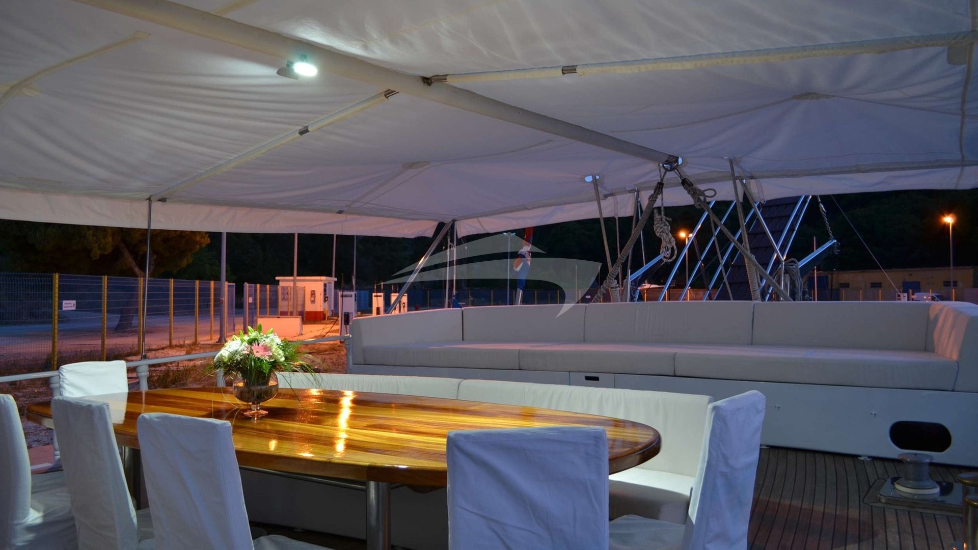Deck Dining