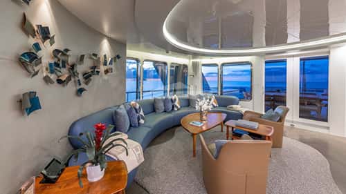 REVERIE charter yacht, photo 2