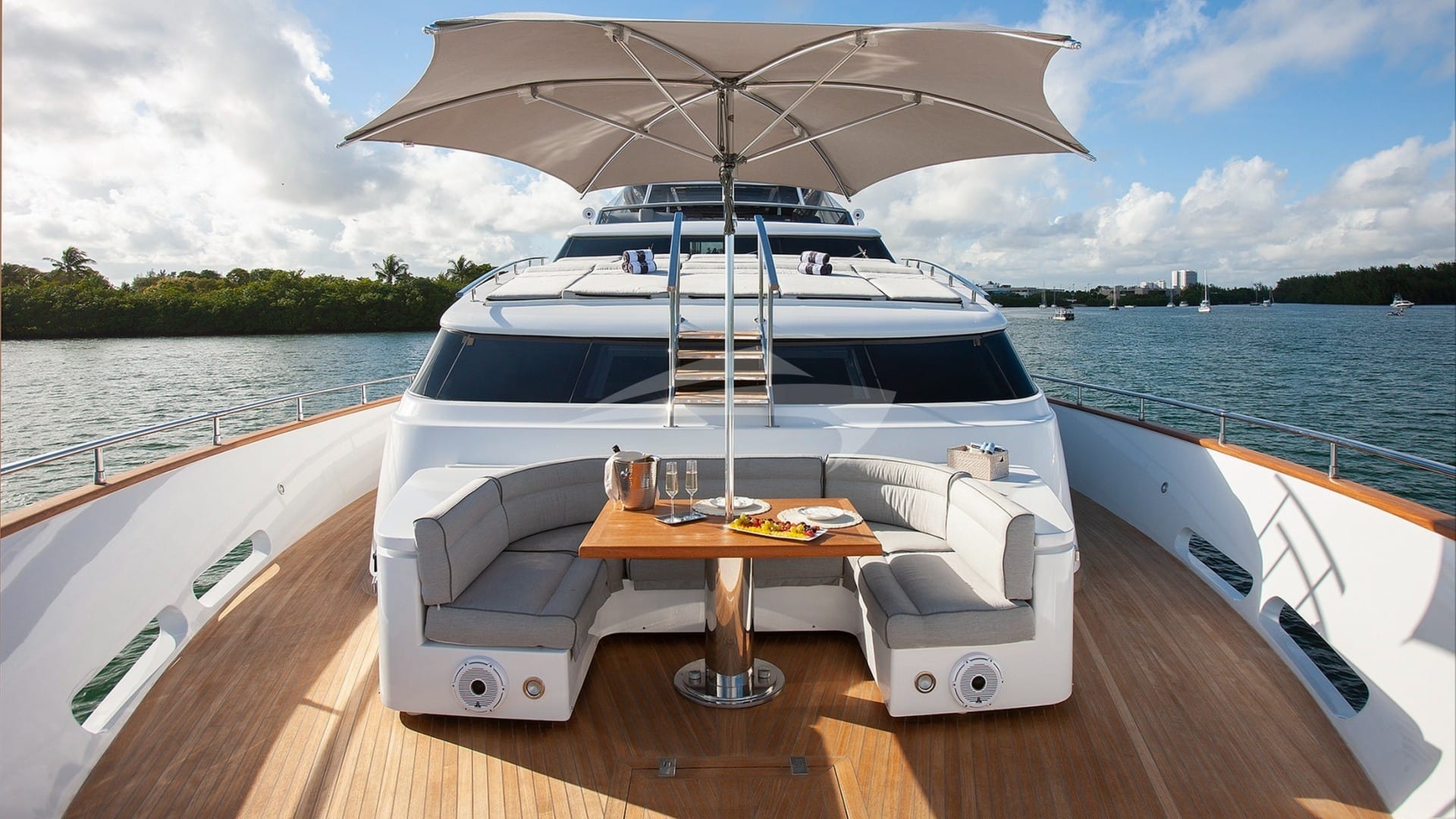 Foredeck Sunpads and Sette