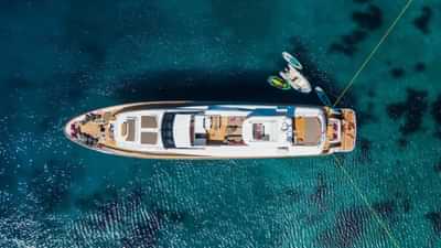 At anchor from above