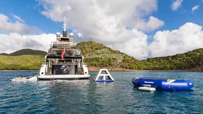 Motor Yacht TRIUMPH aft