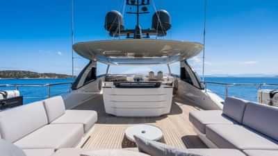 Flybridge aft