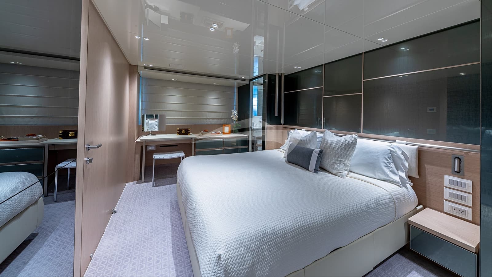 NO TIME TO DIE, photo from the yacht portfolio 20