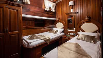 Twin Cabin