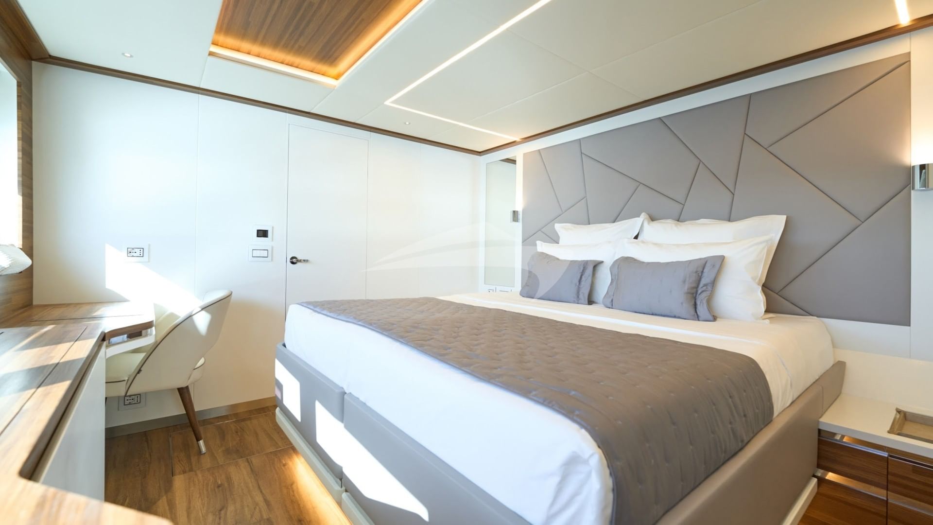 ATRAVERSIA VIP cabin