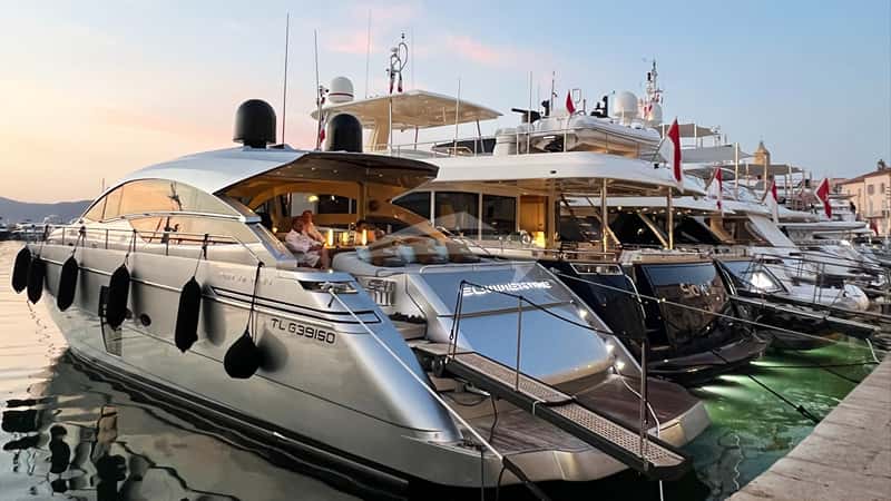 SUMMERTIME 20m motor yacht charter, photo 2